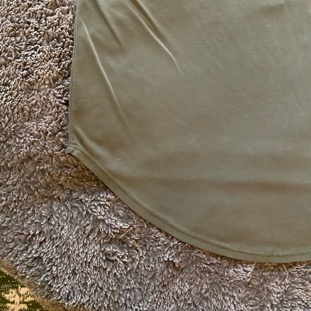 GREEN ENVELOPE Women’s Casual Couture Zipper Tee - Picture 7 of 11